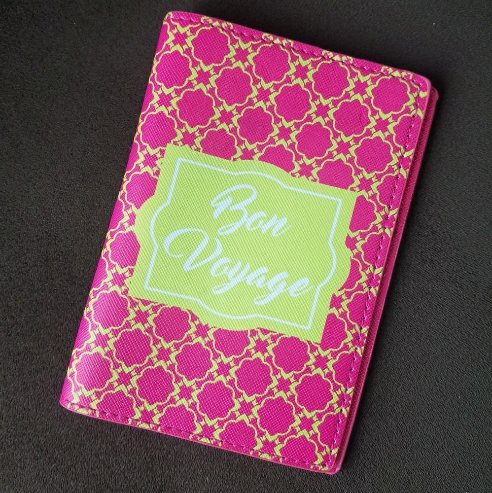 NWOT Passport holder